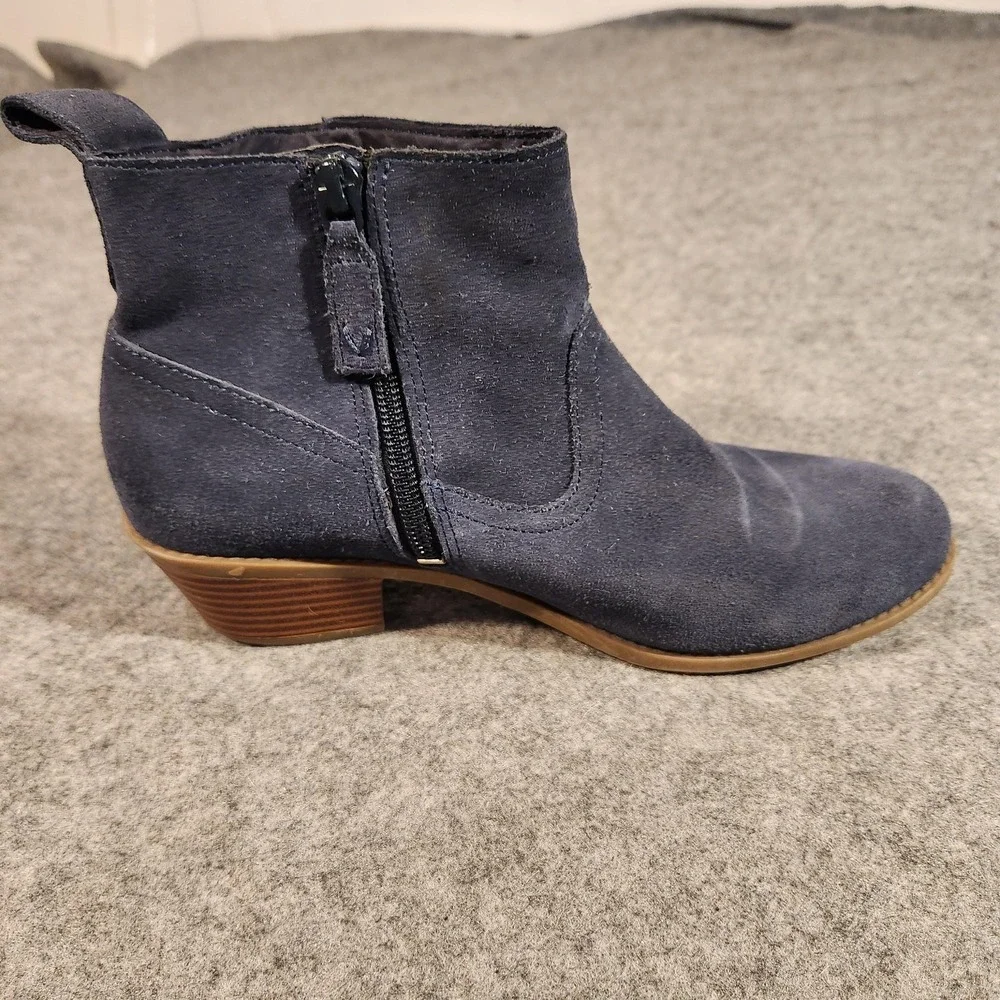 Vionic Boots Womens Size 7.5 Navy Suede Ankle Booties‎ Zip Low Heel VERAVS355
